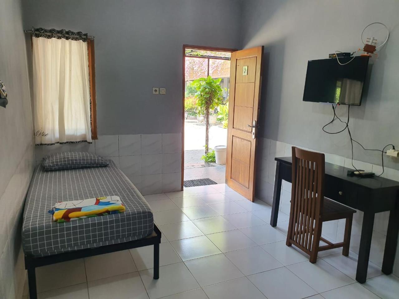 Taman Paradise Homestay Pradahkalikendal Zewnętrze zdjęcie