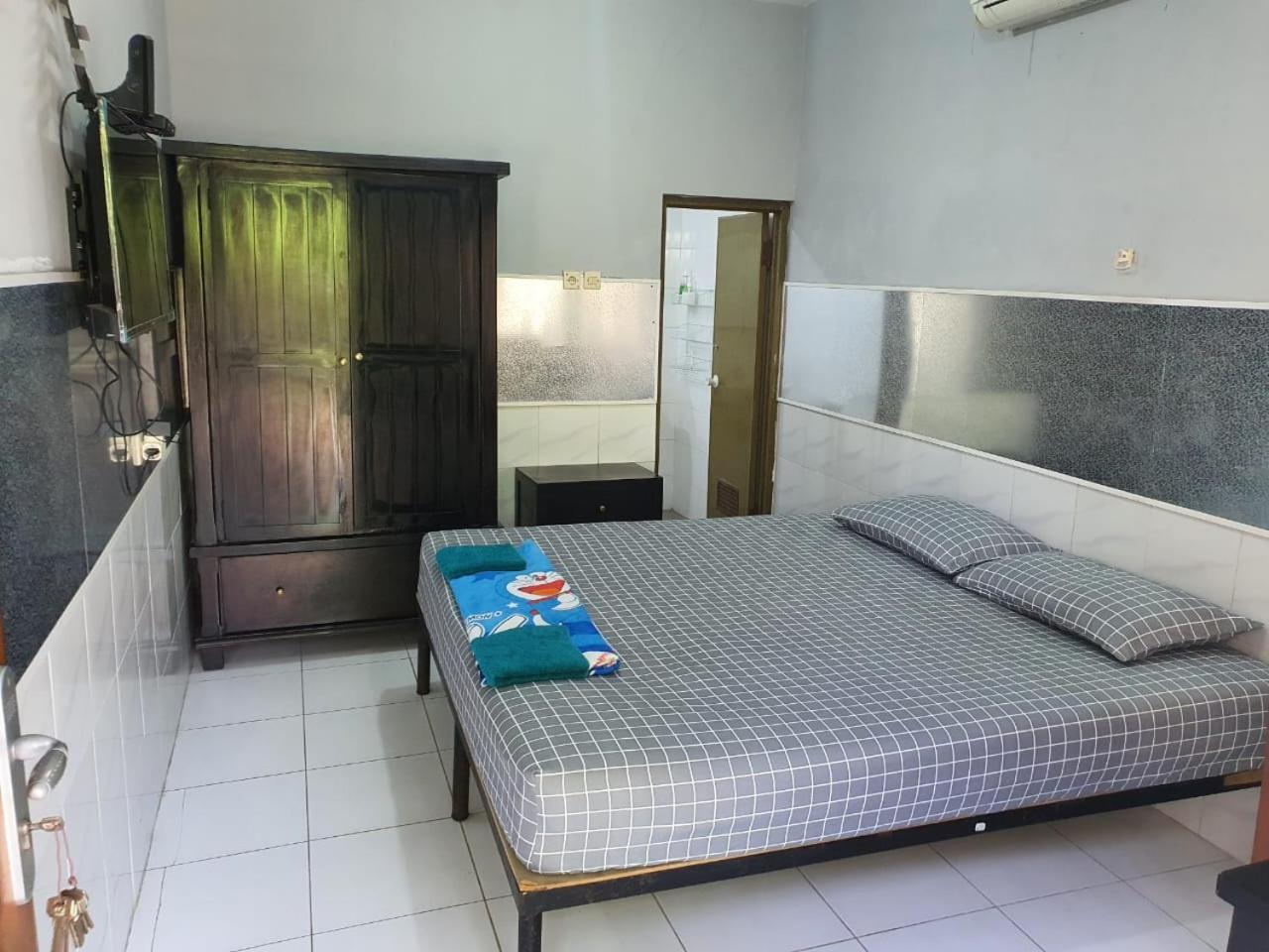 Taman Paradise Homestay Pradahkalikendal Zewnętrze zdjęcie