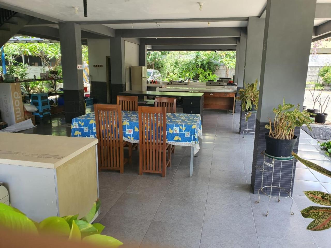 Taman Paradise Homestay Pradahkalikendal Zewnętrze zdjęcie